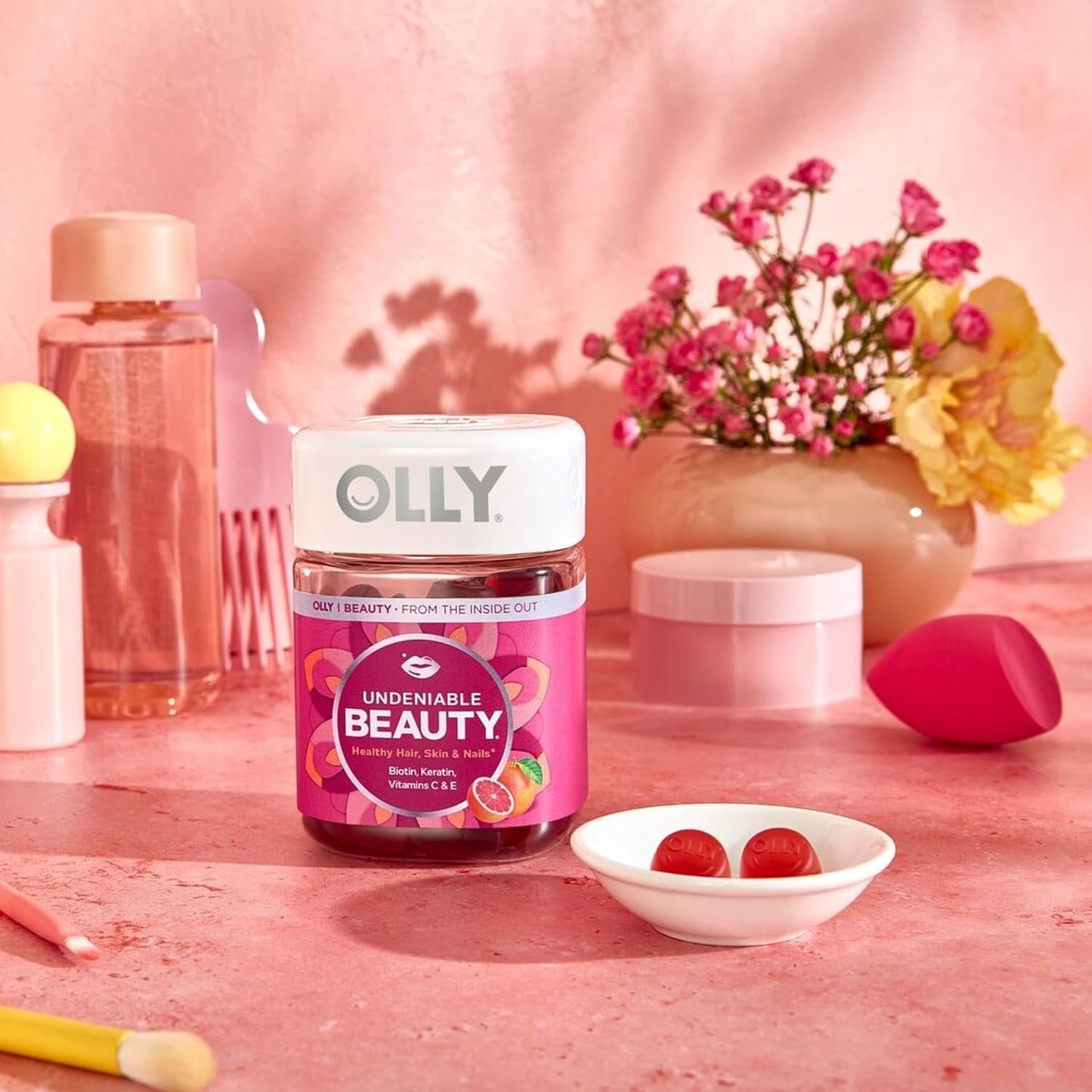 OLLY Undeniable Beauty plaukų, odos ir nagų guminukai, 2500 mcg biotino, su keratinu ir vitaminu C, greipfrutų skonio
